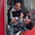 Vídeo: una muy violenta pelea dentro de una unidad del Metrobús de la ciudad de México deja dos detenidos y destrozos dentro de la unidad