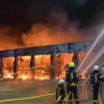 Vídeos: una moderna y recién inaugurada estación de bomberos de 16 millones de euros se quema por completo por no tener alarmas contra incendios