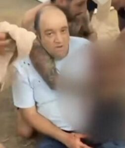 Vídeos: giro de 180 grados en la vida de Ahmed al Ahmed, el héroe de la masacre de Bondi Beach, Australia, ahora es acusado de haber agredido a su propio padre