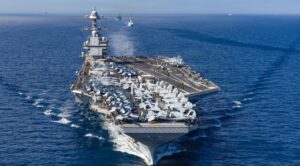 Vídeos: dos heridos al estallar un incendio a bordo del portaviones de EE.UU. USS Gerald R. Ford en el Mar Rojo