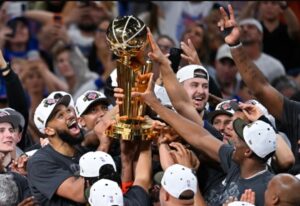 Vídeos: los New York Knicks se coronaron campeones de la NBA por primera vez en las de 50 años