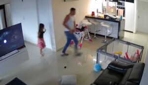 Vídeo: gracias a la alerta sísmica de Android, un hombre y su hija lograron salvarse segundos antes de que los 2 brutales terremotos que azotaron a Venezuela