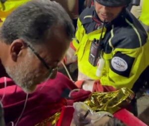 Vídeos sensibles: el conmovedor reencuentro de un padre con su hijo rescatado entre los escombros de un edificio en La Guaira, luego de estar sepultado durante más de 122 horas