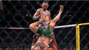 Vídeo decepcionante: el peleador irlandés Conor McGregor abandonó la pelea contra Max Holloway al minuto 1:09 en el que era su tan esperado retorno por 5 años a la UFC