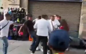 Vídeo sensible: agresión brutal contra un argentino en las calles de la ciudad de México luego del partido de la final del Mundial de Futbol 2026