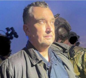 Vídeos: condenan a 2 cadenas perpetuas consecutivas más 40 años de cárcel a Vance Boelter por el asesinato de una congresista estadounidense y su esposo