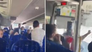 Vídeo violento: una discusión entre un chofer de un autobús y un pasajero de repente terminó con el chofer rompiendo uno de los parabrisas del autobús
