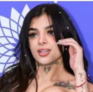 Vídeo: hombres armados asaltaron la vivienda y golpearon a la influencer mexicana Karely Ruíz y a su esposo