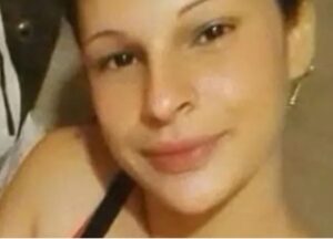 Hombre asesina a puñaladas a su pareja delante de los 3 hijos menores de edad de la pareja que intentaron impedir el terrible feminicidio