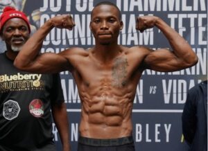 Vídeos: asesinan a tiros en la puerta de su casa al excampeón mundial de Boxeo, Zolani Tete, conocido por tener el récord mundial del nockout más rápido en una pelea de campeonato mundial, tan solo 11 segundos