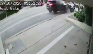 Vídeo sensible: un adolescente conduciendo una camioneta Range Rover a alta velocidad choca contra un automóvil estacionado y mata a su ocupante, el chef Ryo Uchimiya del popular restaurante Nobu Malibú
