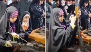Vídeo sorprendente: una niña iraní sorprende al desarmar y volver a armar un fusil Kaláshnikov en tan sólo 20 segundos