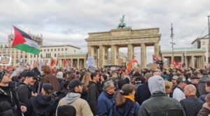 Vídeos: nueva ola de masivas protestas contra el alto costo de vida en Italia, Francia y Alemania este sábado 31 de octubre del 2026